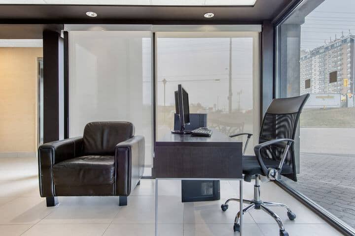Business Center 20 of 24